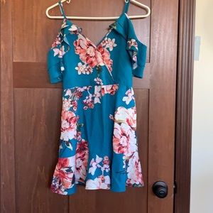 Cute floral summer dress!
